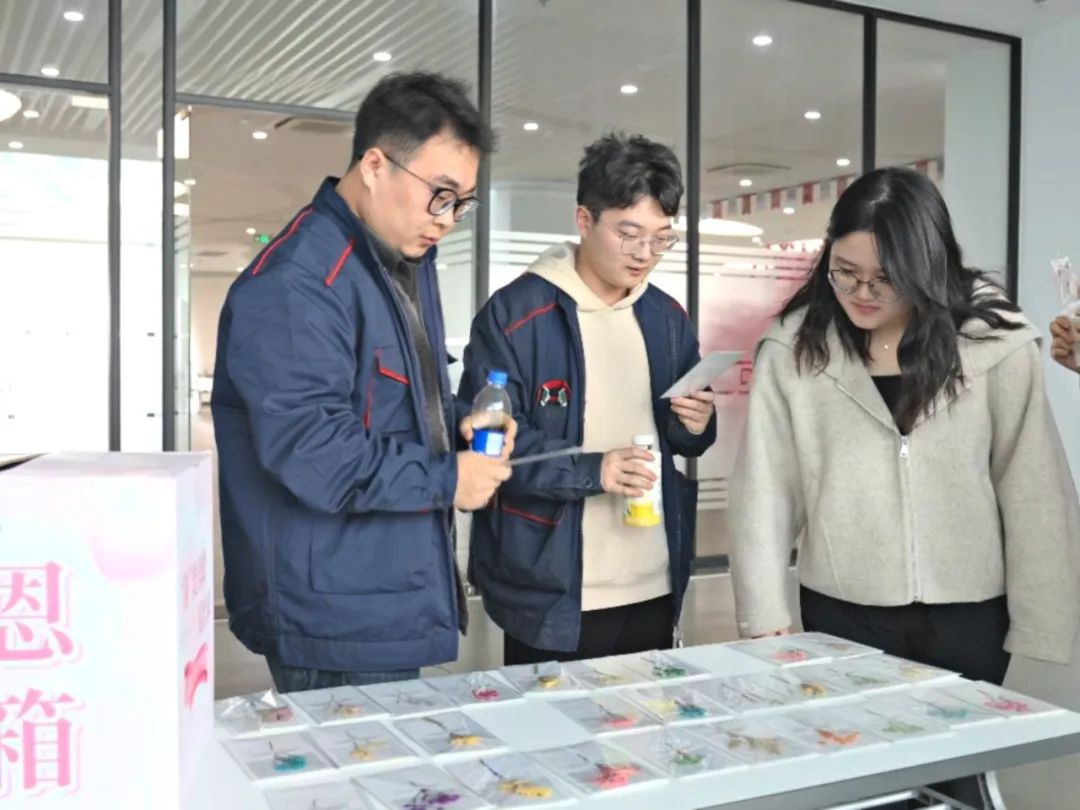 “谢”要勇敢说出来——万事娱乐感恩节特别活动